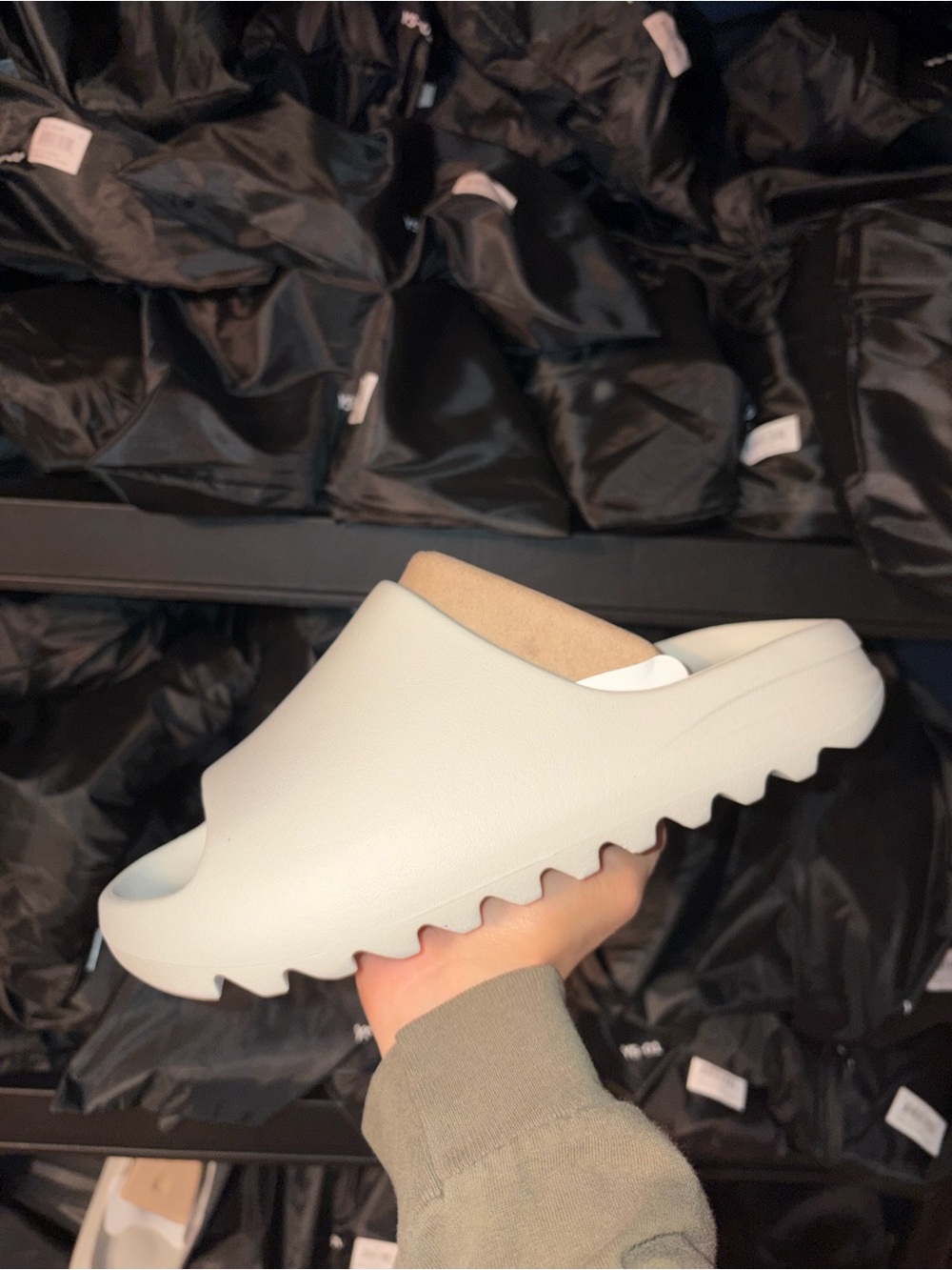 Yeezy slides CREAM COLORWAY